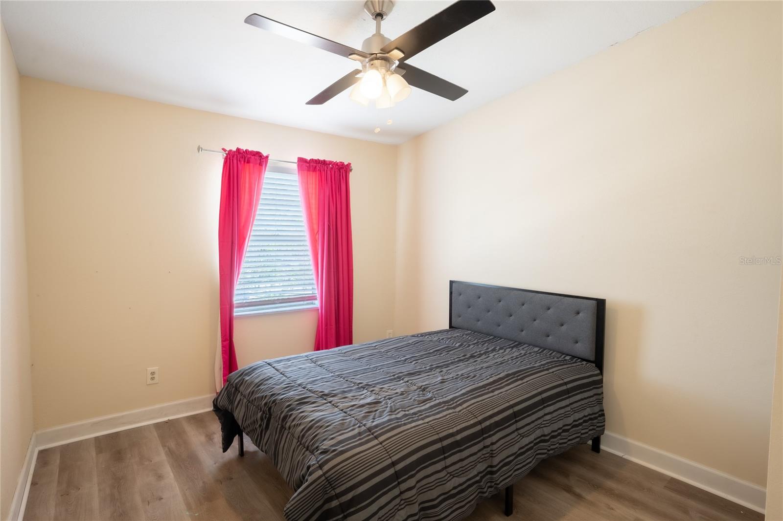 SWEETWATER TWNHM CONDO PH3 - Residential