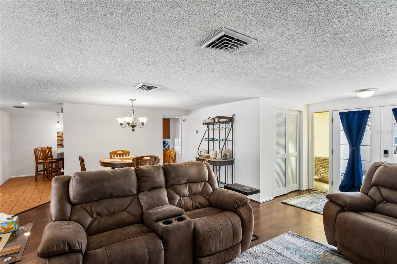 REGENCY PARK - Residential