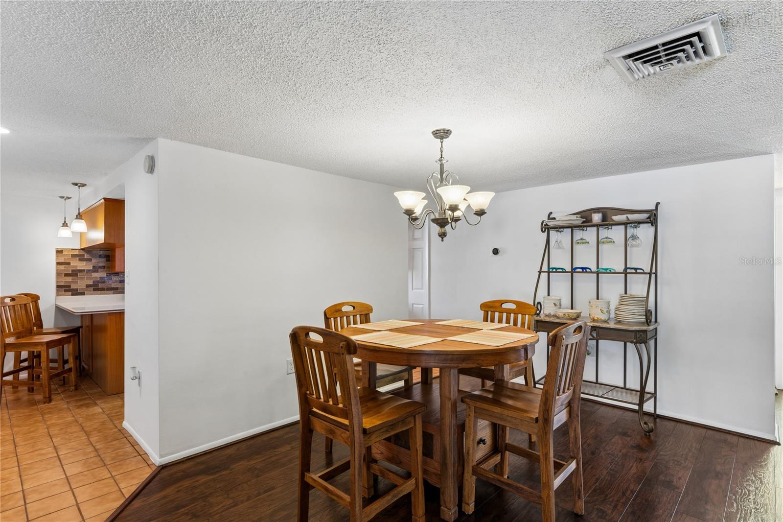 REGENCY PARK - Residential