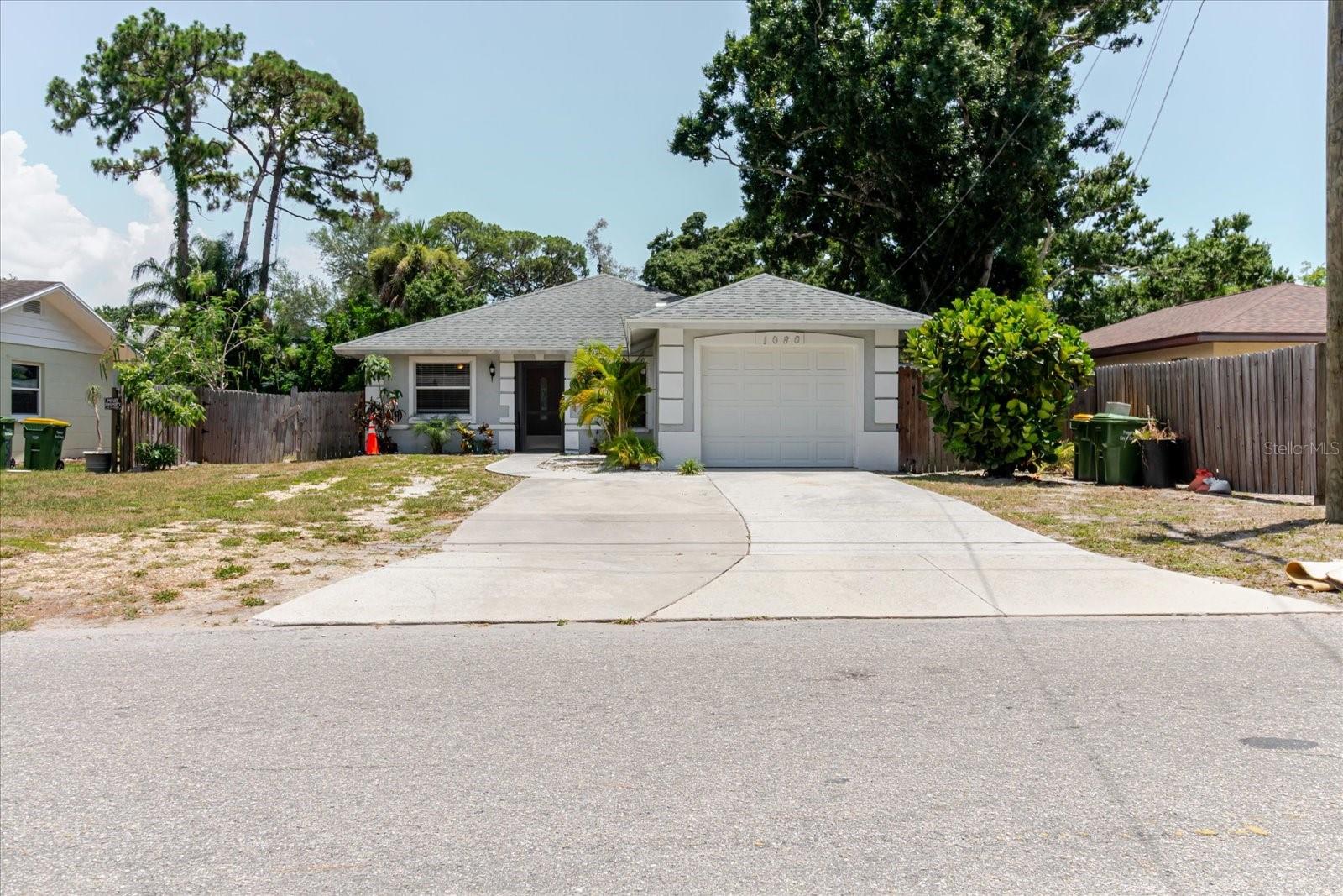 BAYOU OAKS - Residential