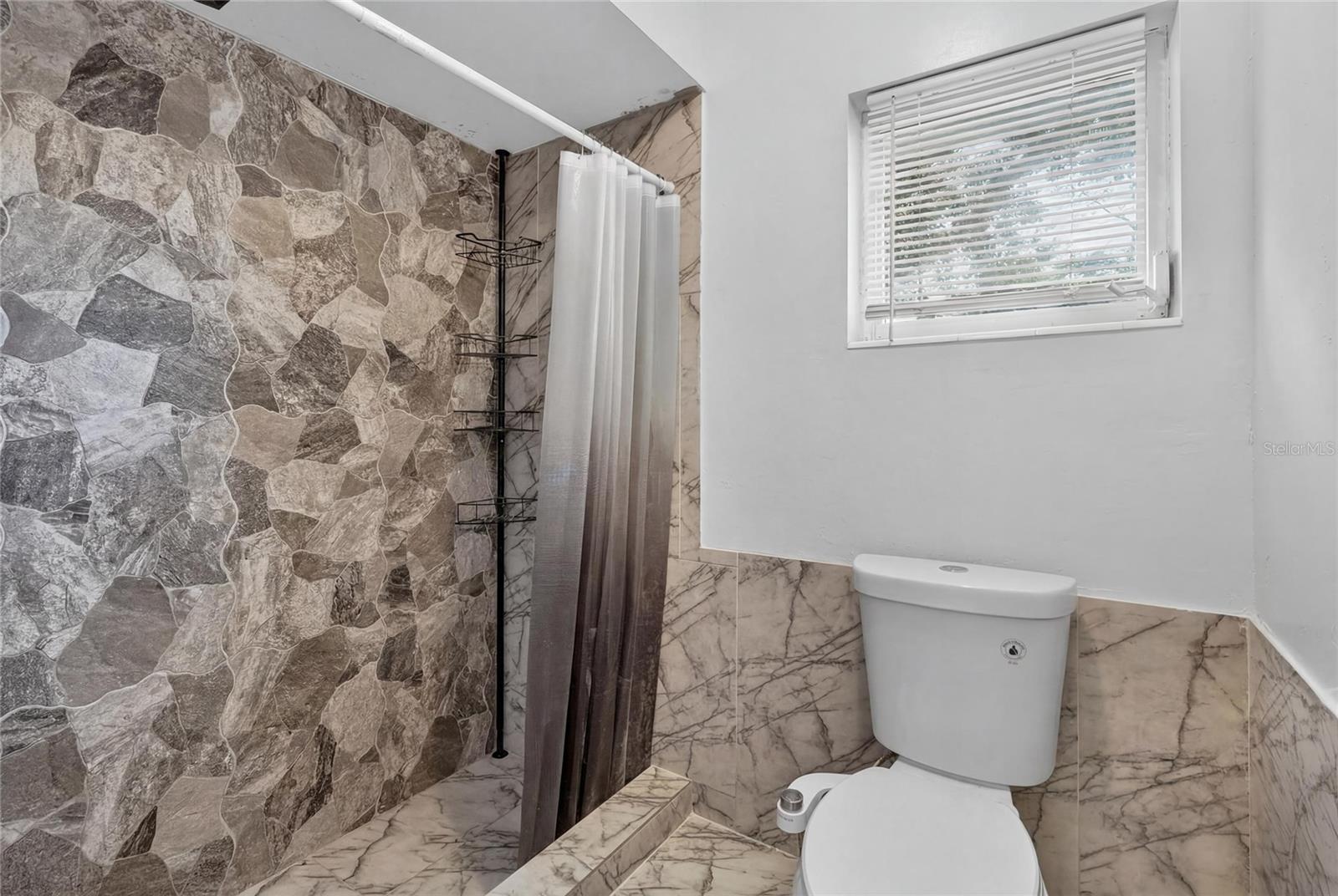 LAKE LINK ESTATES - Residential