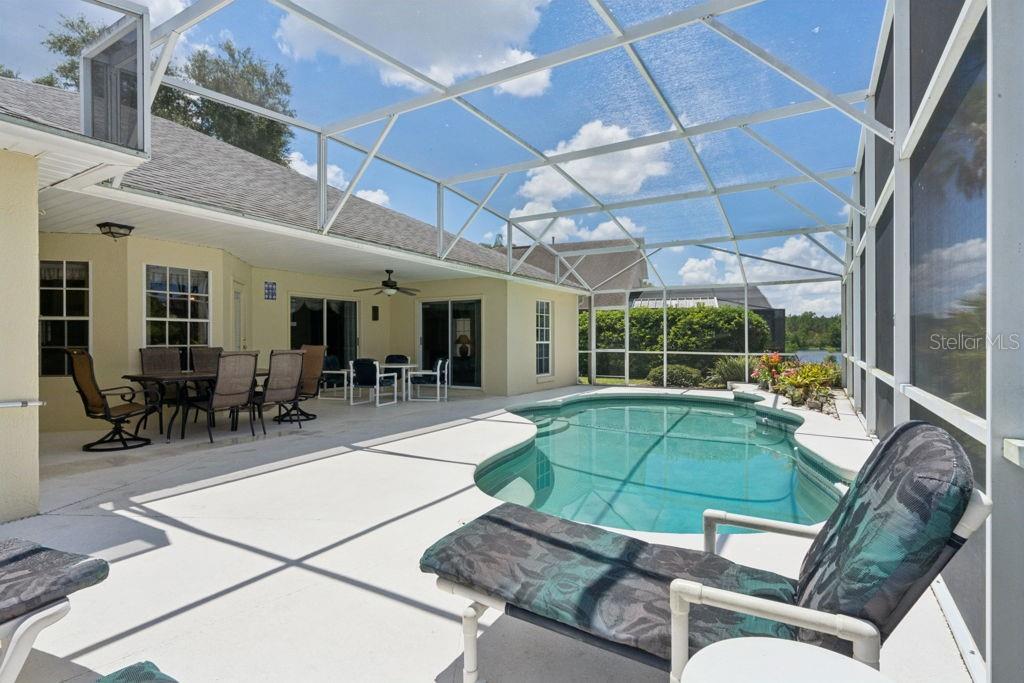 OAK ISLAND HARBOR AT FORMOSA GARDENS - Residential
