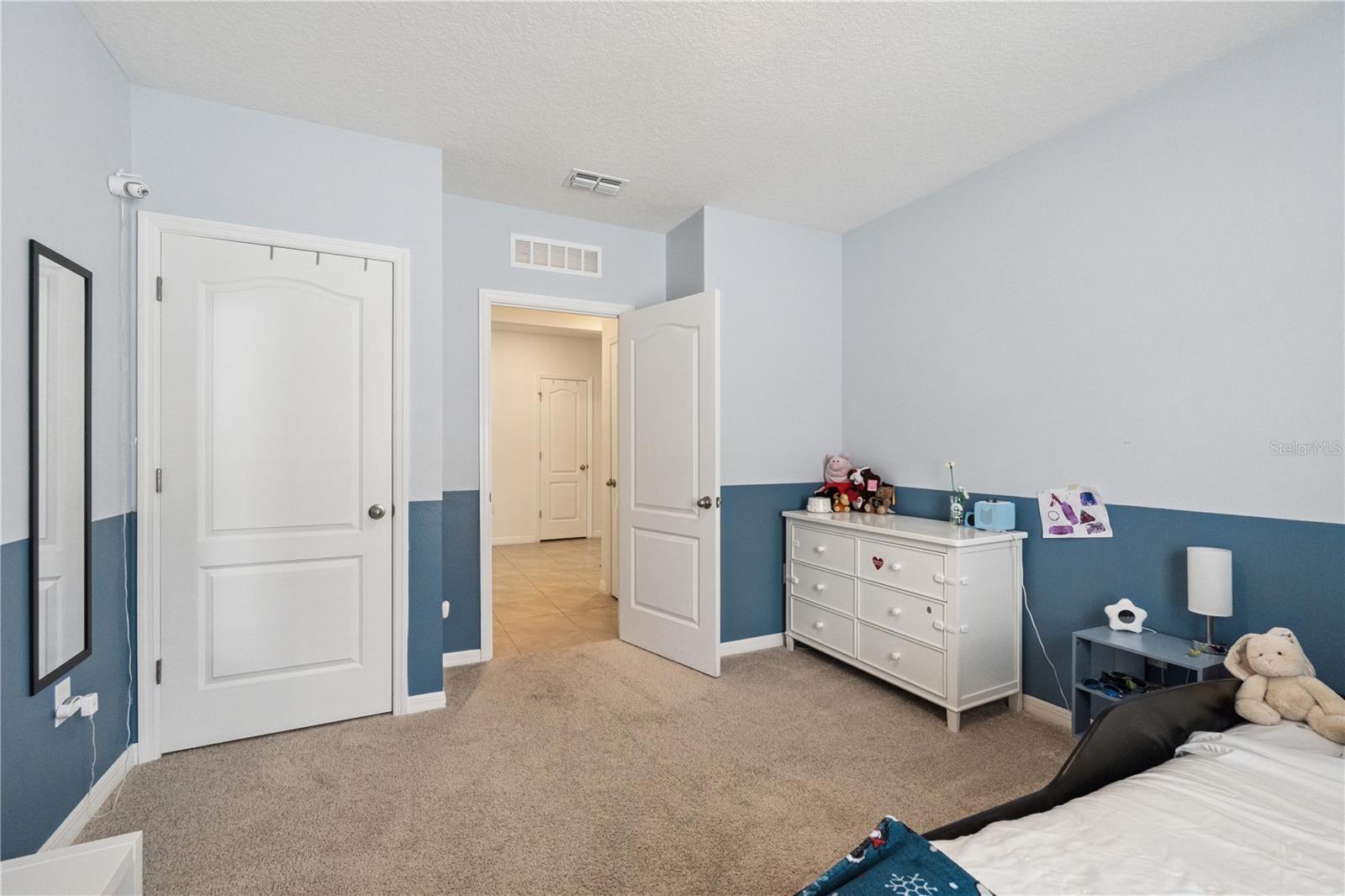 PRAIRIE OAKS - Residential Lease