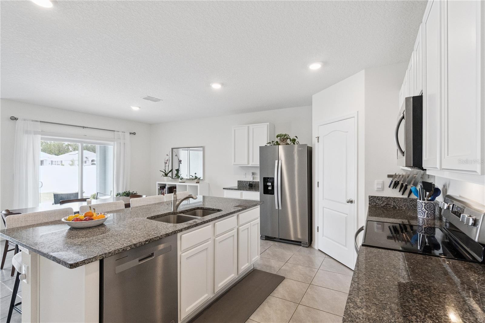 PRAIRIE OAKS - Residential Lease