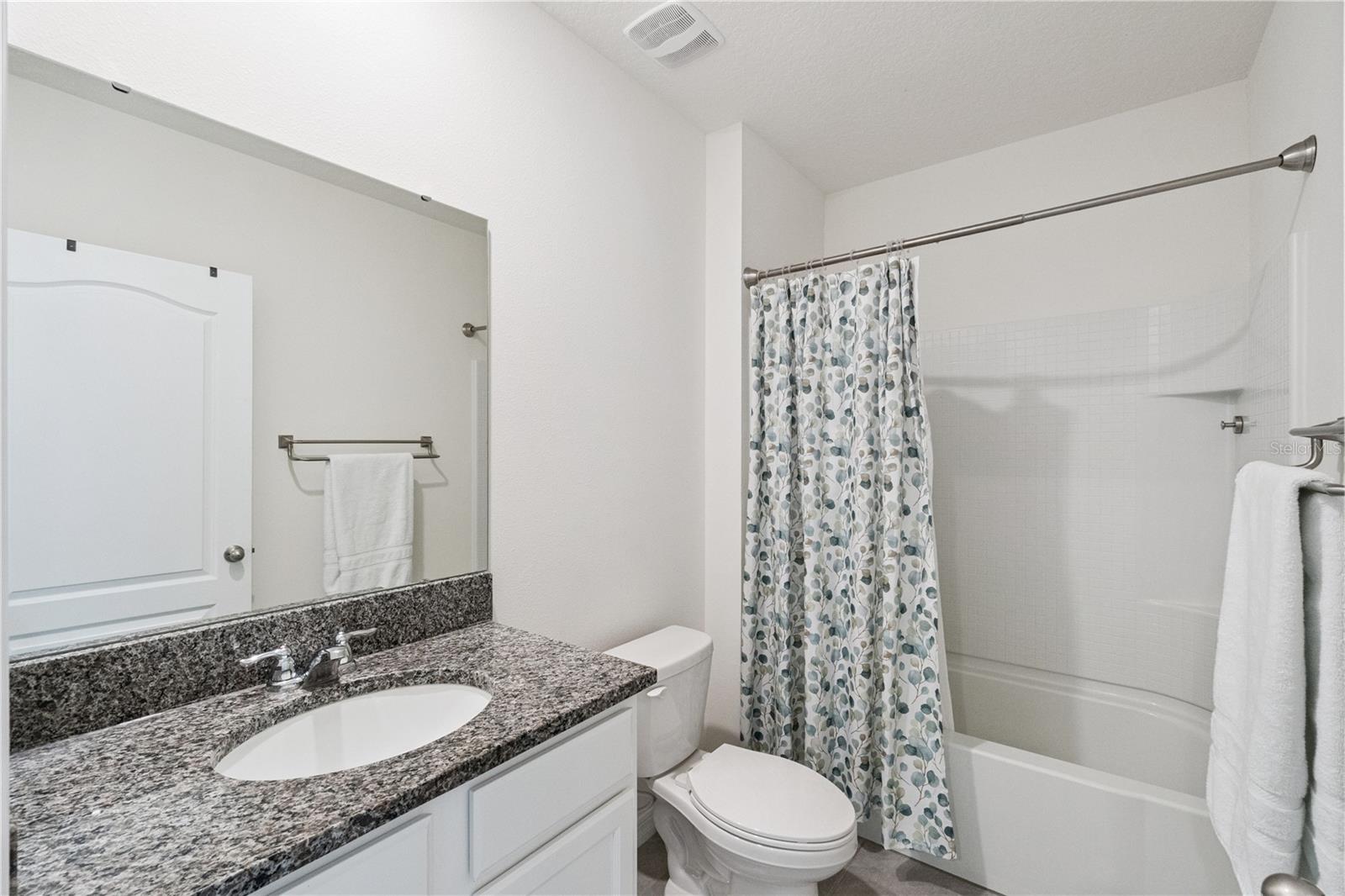 PRAIRIE OAKS - Residential Lease