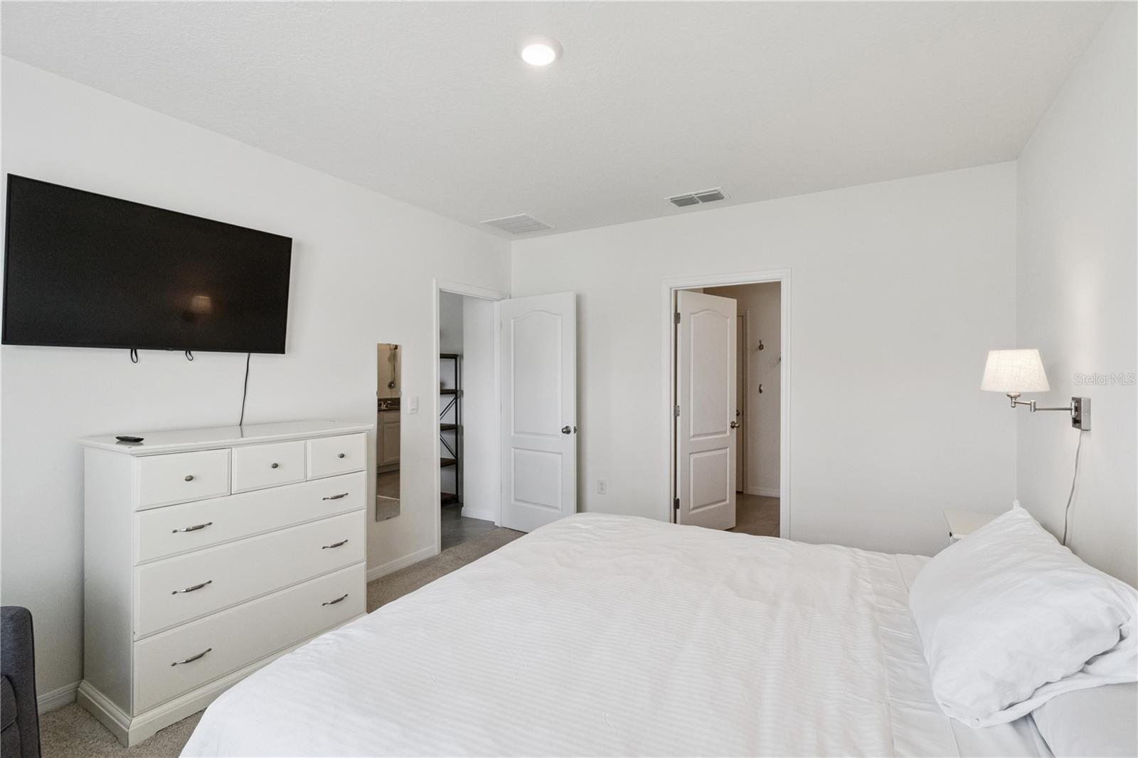 PRAIRIE OAKS - Residential Lease