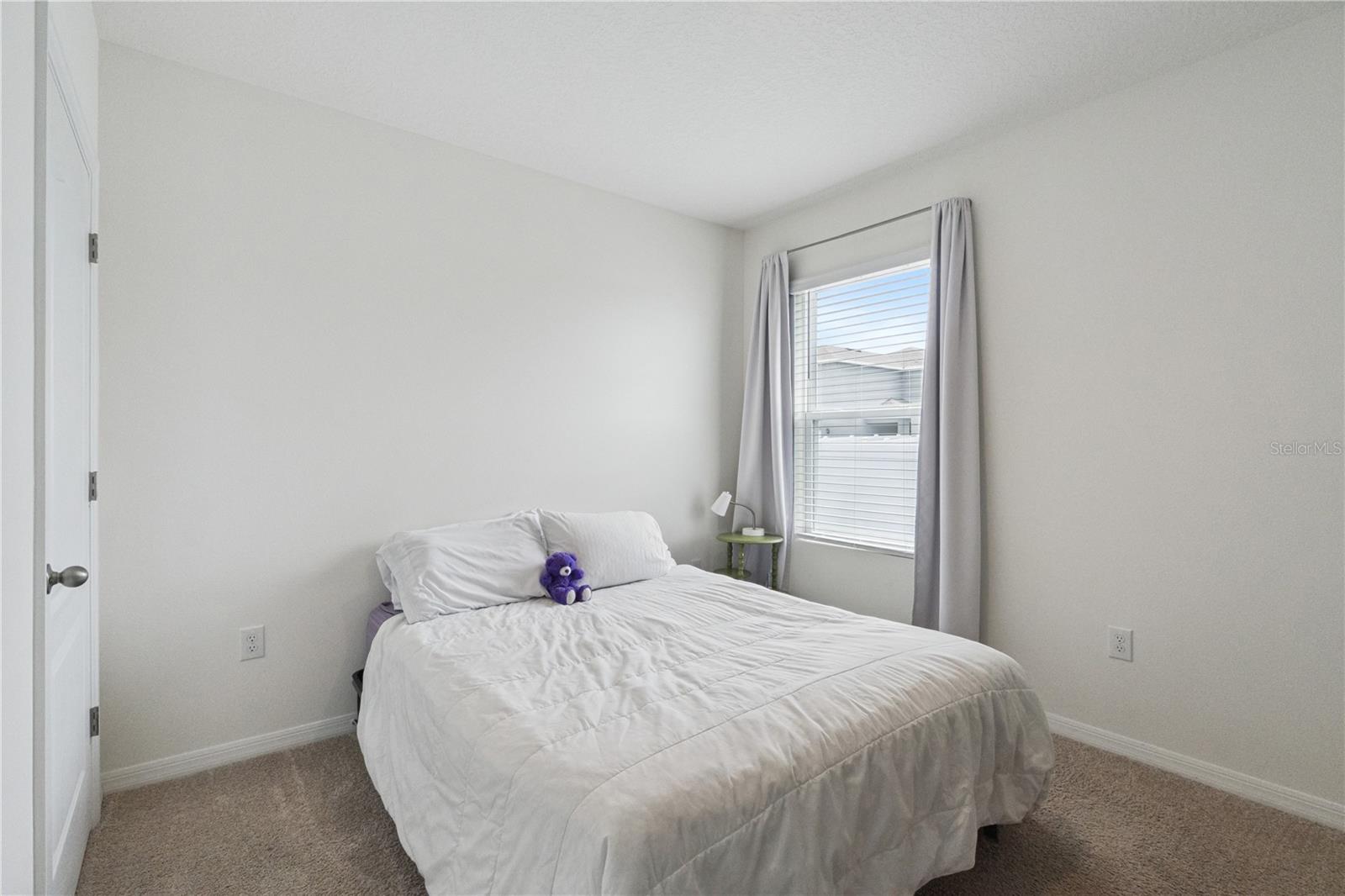 PRAIRIE OAKS - Residential Lease