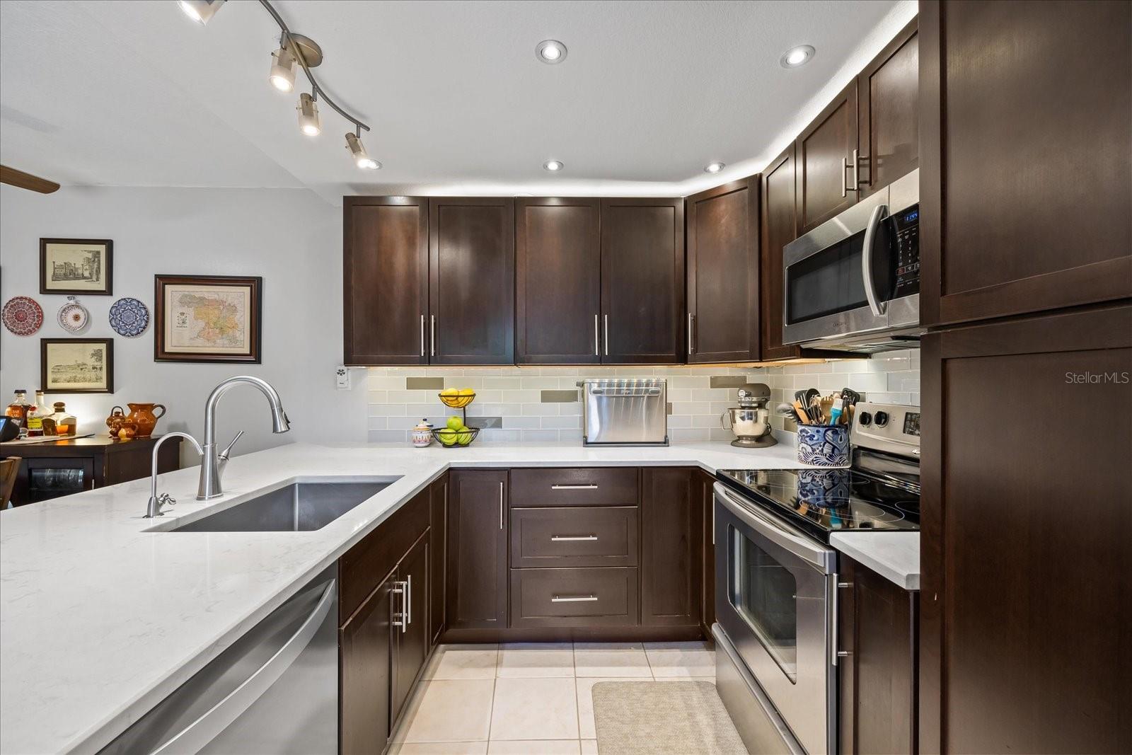 WEDGE WOOD OF PALM HARBOR - Residential
