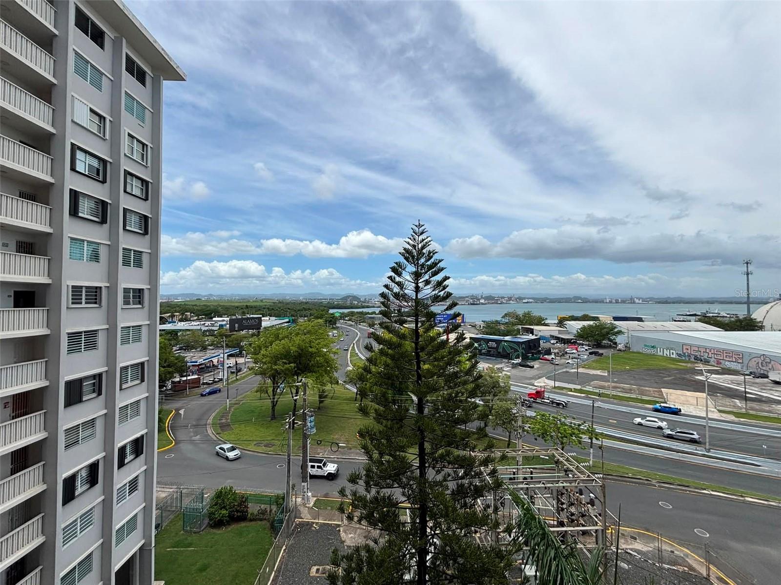 COND. MIRAMAR TOWERS - Residential