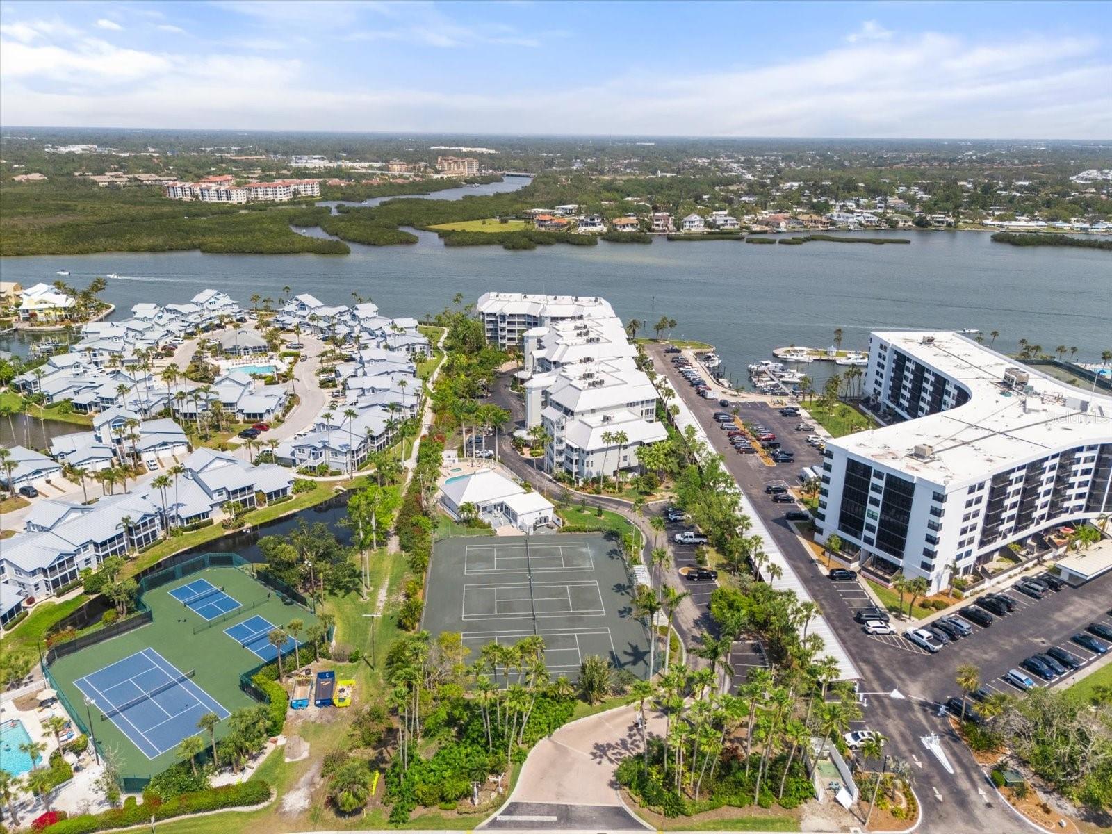 DOLPHIN BAY - Residential