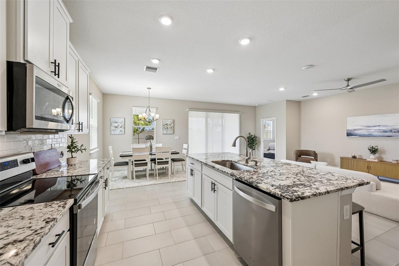 MANGROVE MANOR PH 1 - Residential