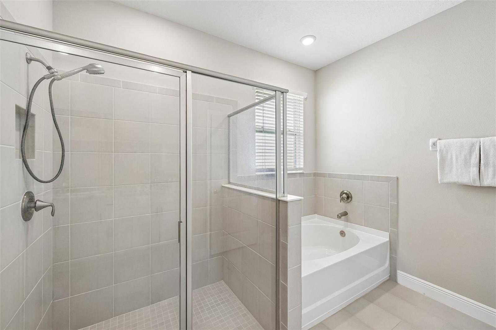 MANGROVE MANOR PH 1 - Residential