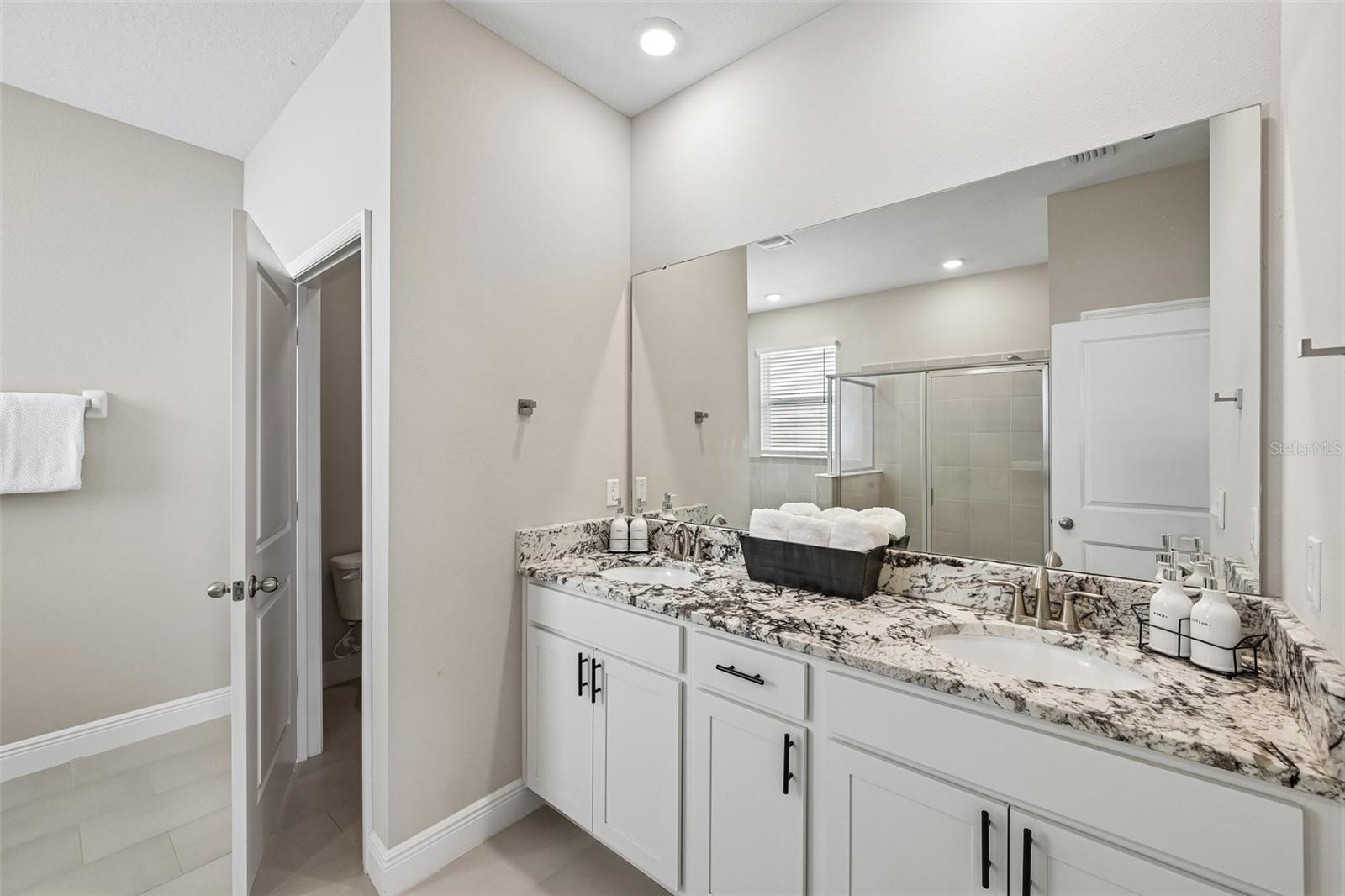 MANGROVE MANOR PH 1 - Residential