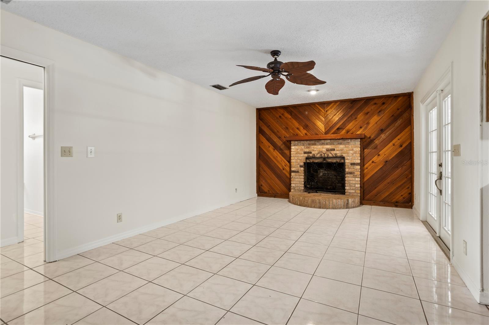 DELTONA LAKES UNIT 03 - Residential