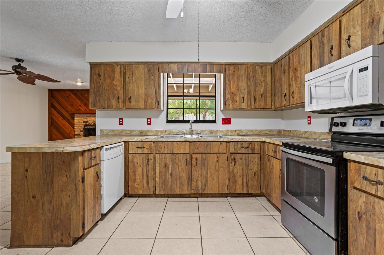 DELTONA LAKES UNIT 03 - Residential