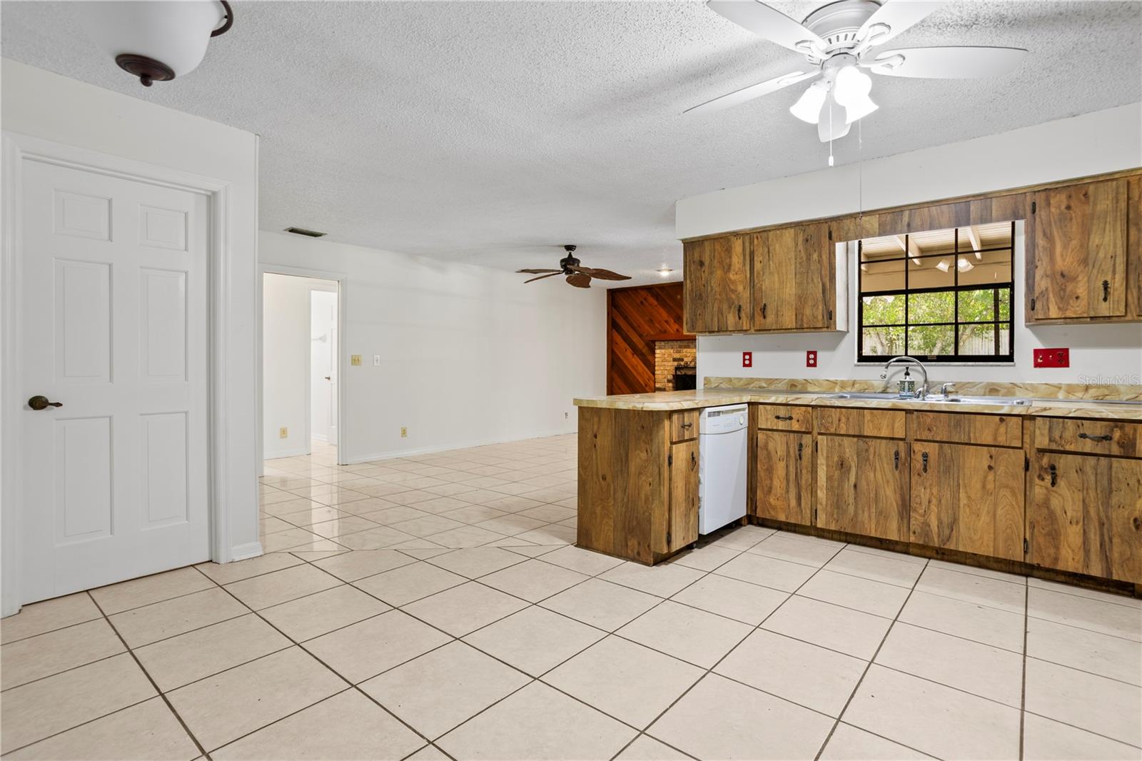 DELTONA LAKES UNIT 03 - Residential