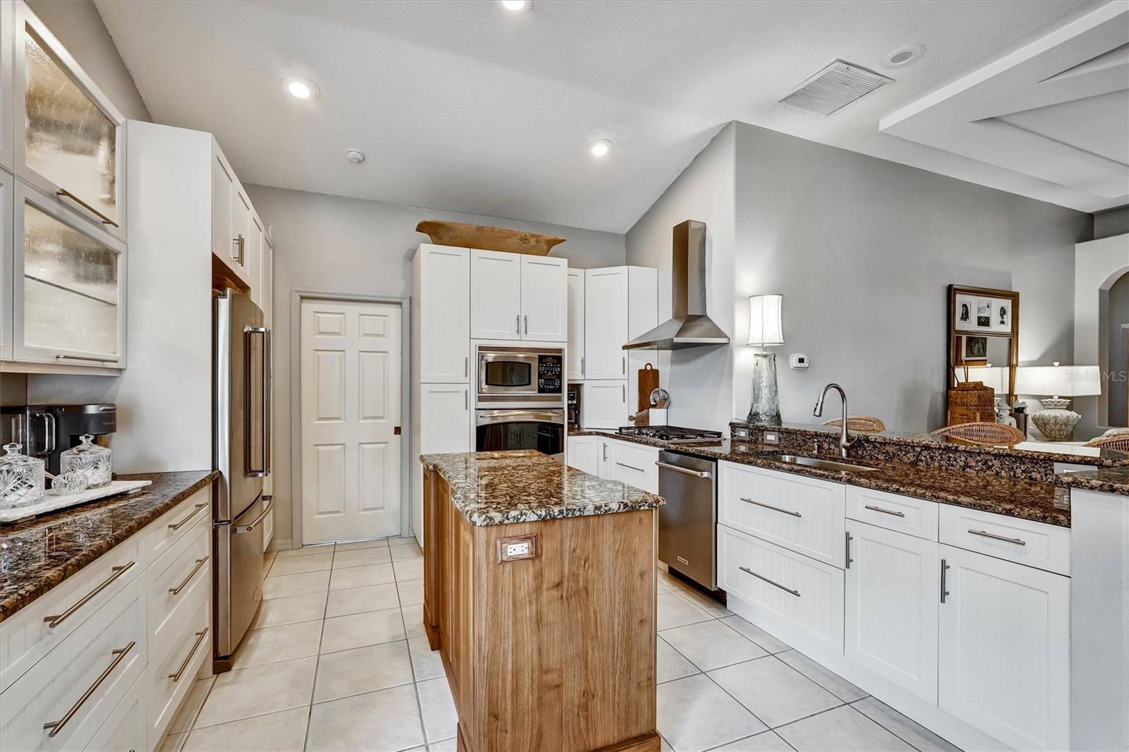 CARLYLE AT VILLAGES OF PALM-AIRE - Residential