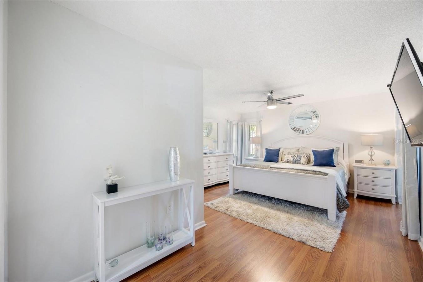 LANDINGS CONDO THE - Residential Lease