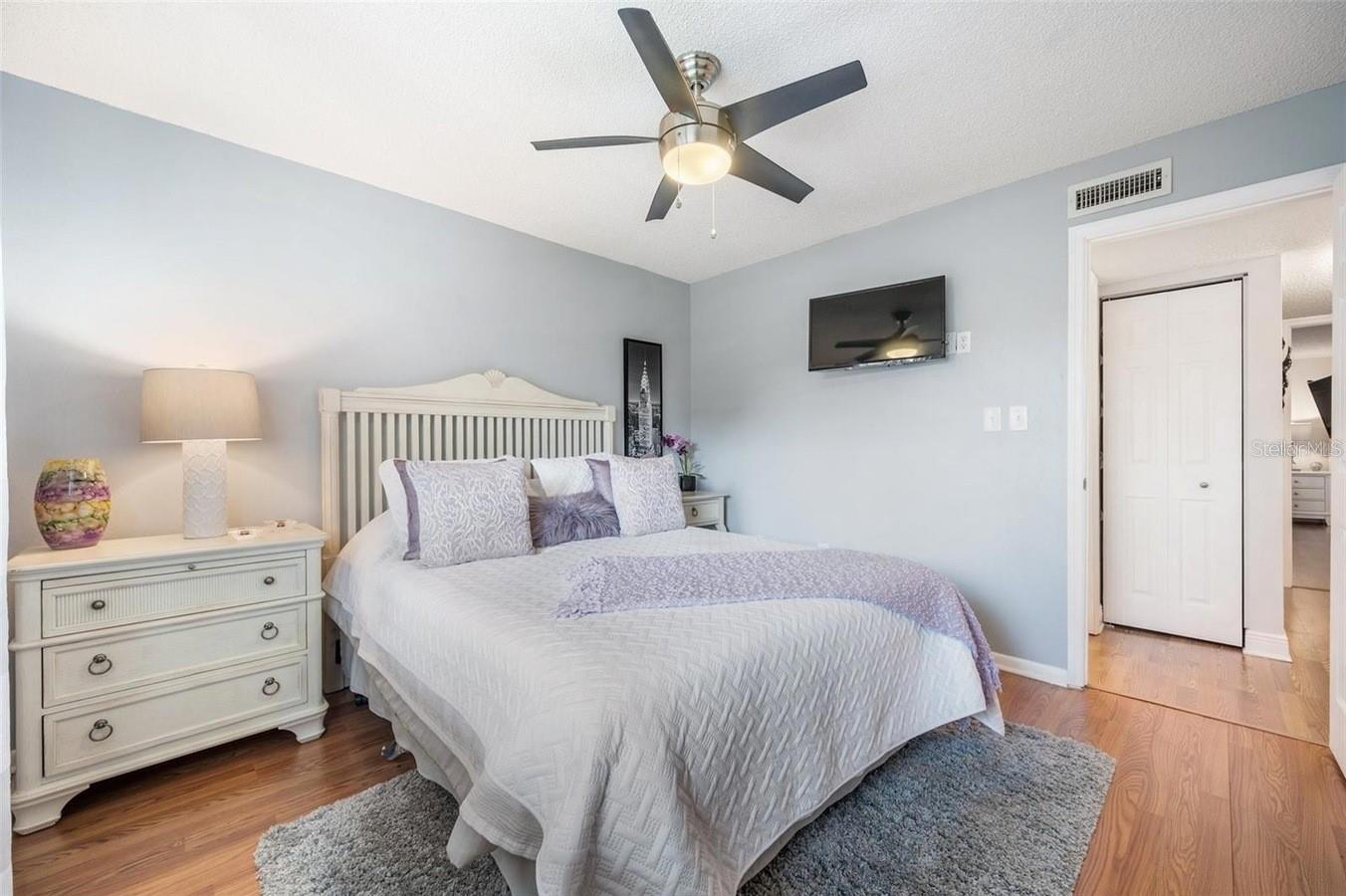 LANDINGS CONDO THE - Residential Lease