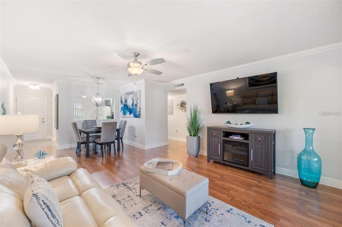 LANDINGS CONDO THE - Residential Lease
