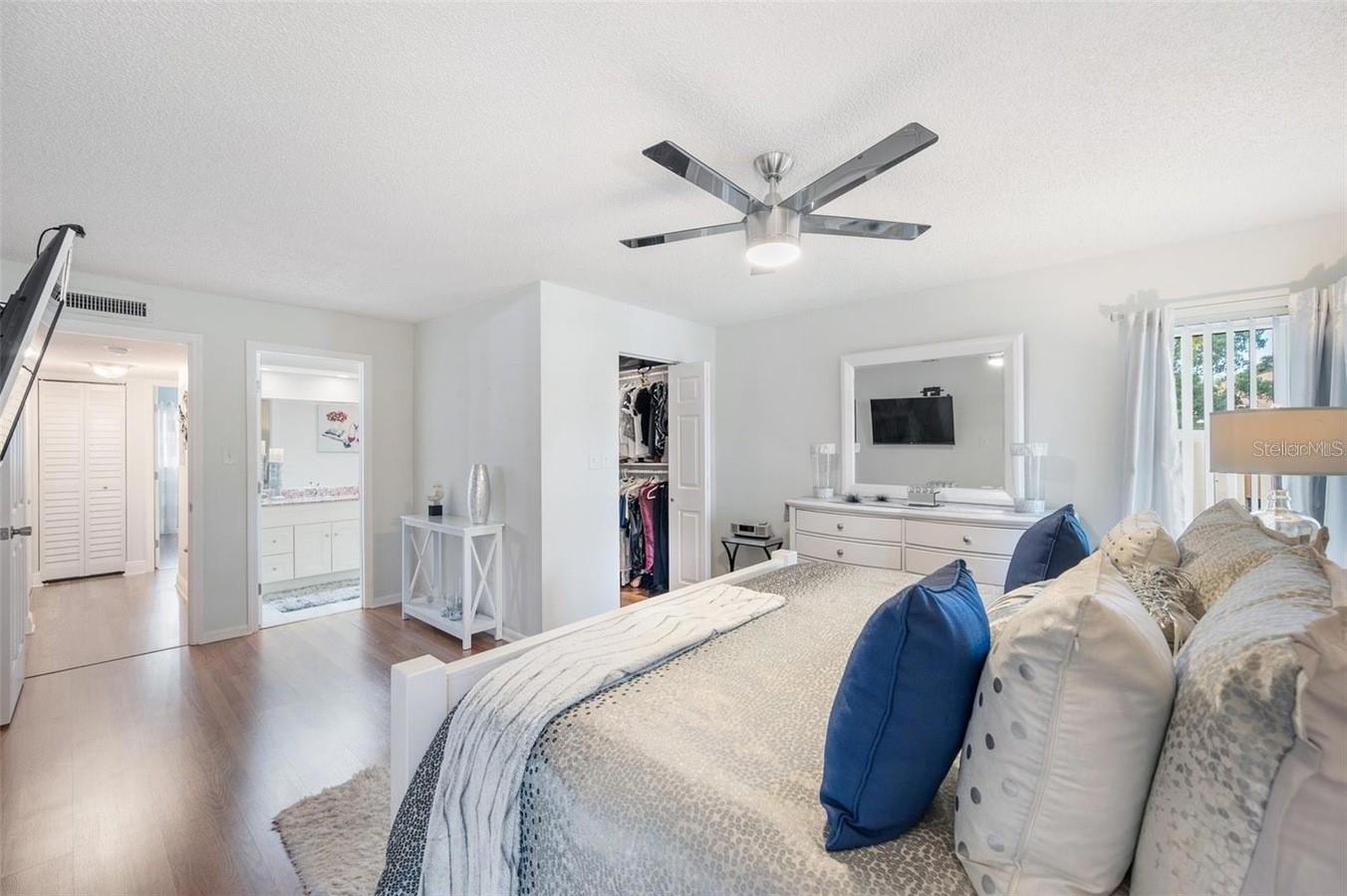 LANDINGS CONDO THE - Residential Lease