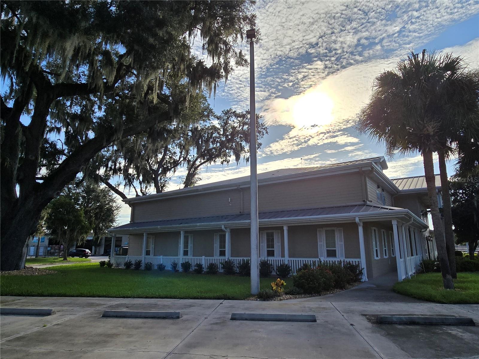 I-4 BUS CENTER AT PARK RO - Commercial Sale