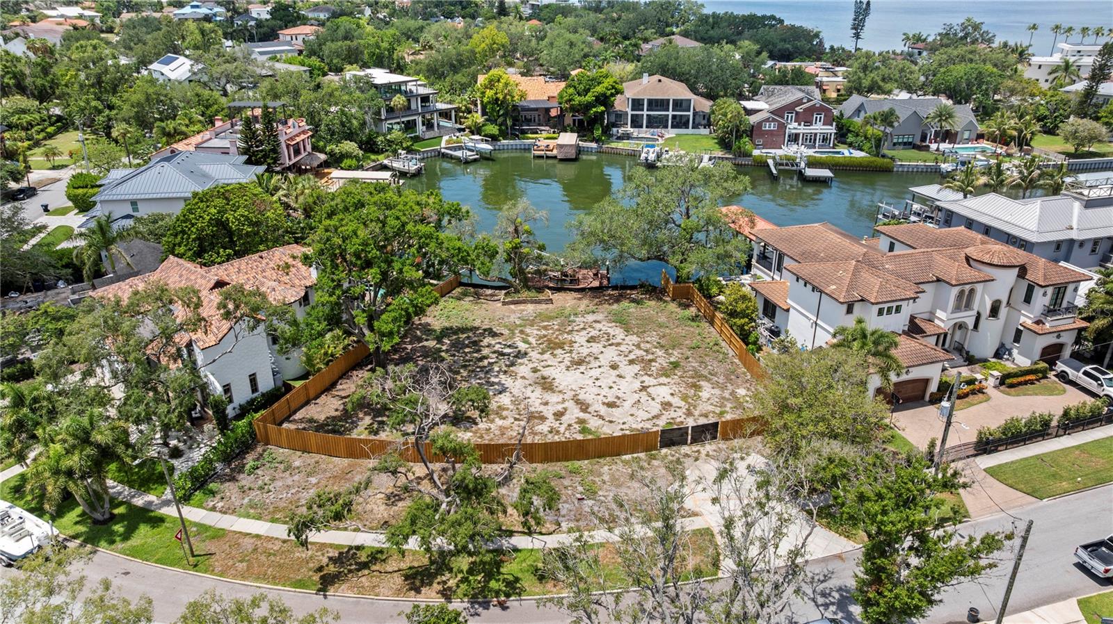 DAVIS ISLANDS PB10 PG52 TO 57 - Land