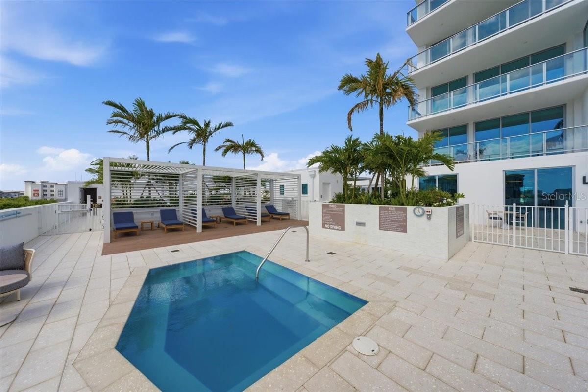 WESTSHORE YACHT CLUB, AQUA TOWER 1 - Residential