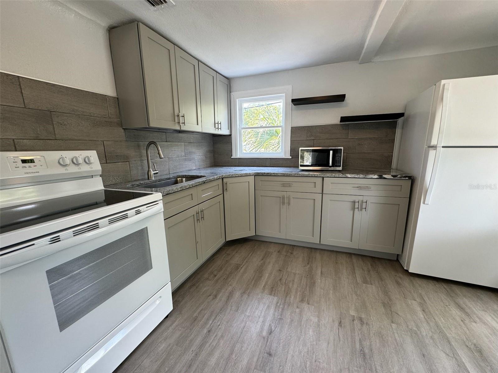 COLFAX CITY - Residential Income