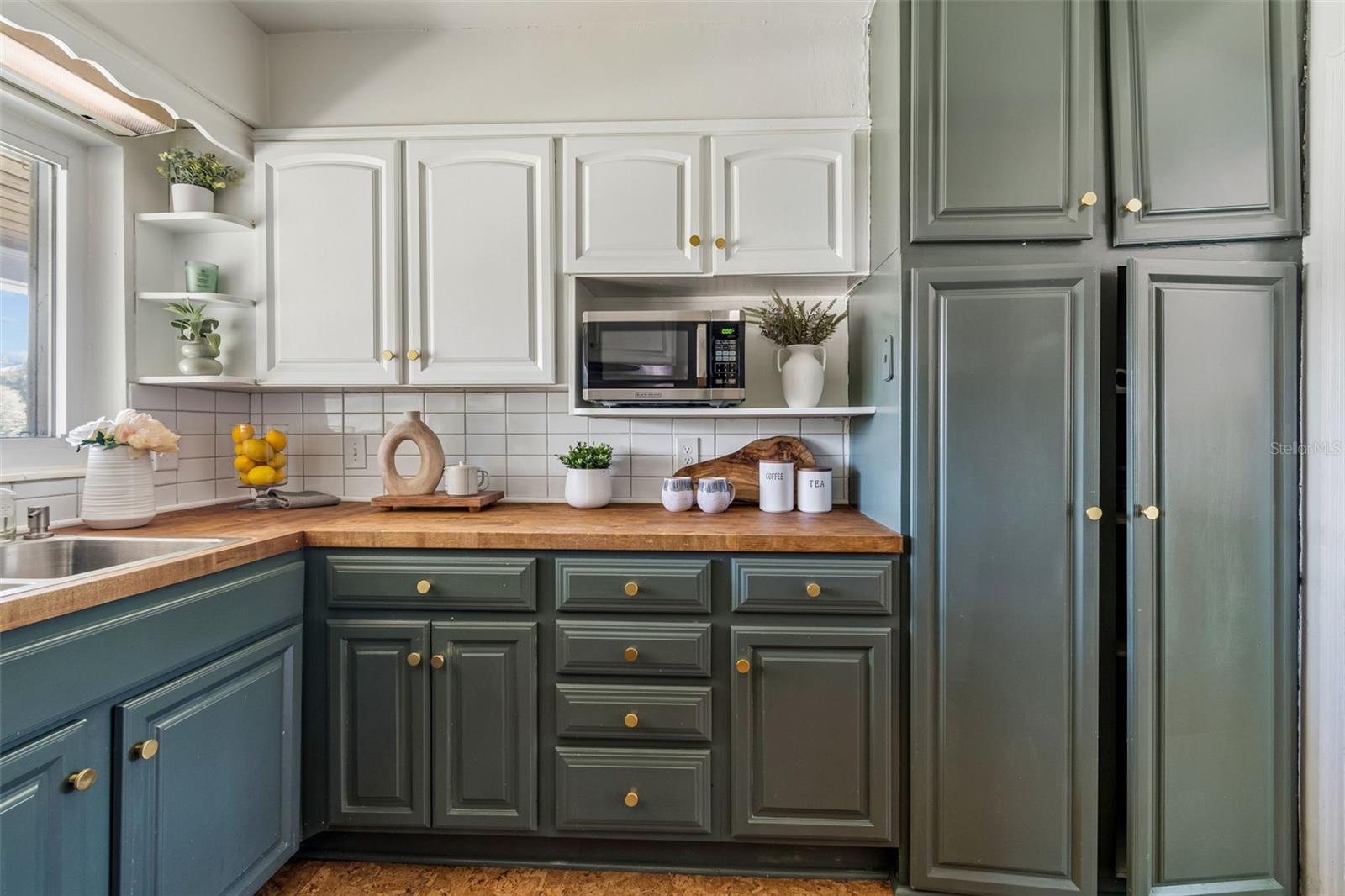 TEMPLE TERRACE ESTATES - Residential