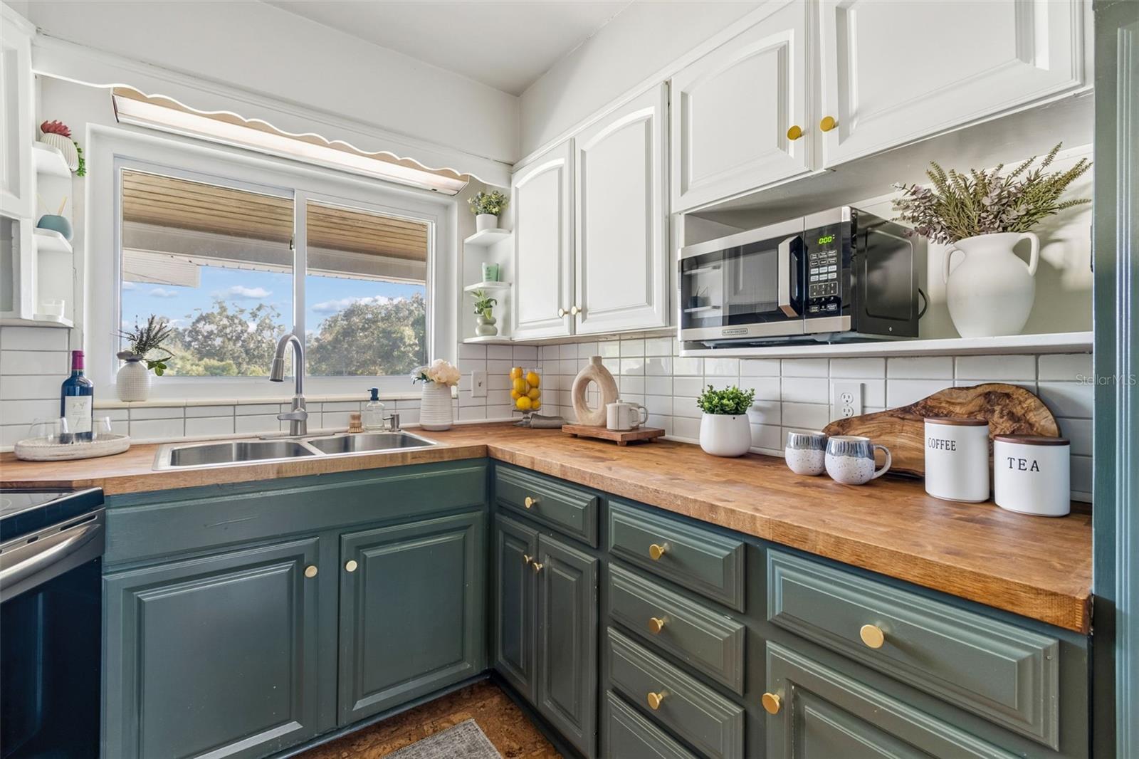 TEMPLE TERRACE ESTATES - Residential