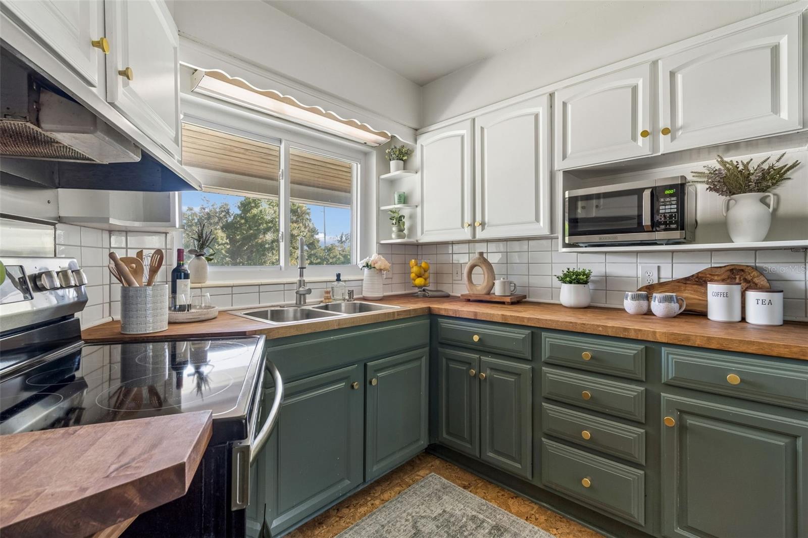 TEMPLE TERRACE ESTATES - Residential
