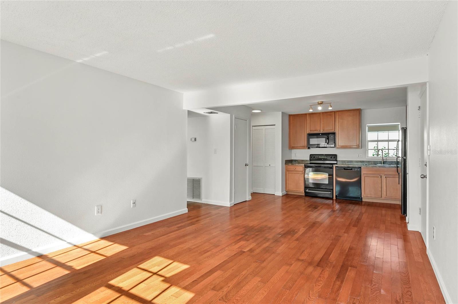 AMELIA PLACE, A CONDOMINIUM - Residential