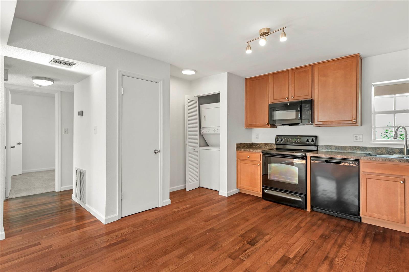 AMELIA PLACE, A CONDOMINIUM - Residential
