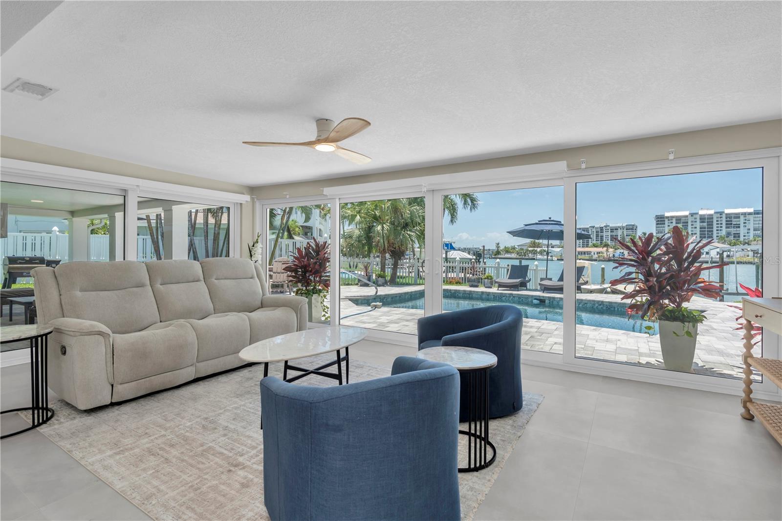 PARADISE ISLAND 6TH ADD - Residential