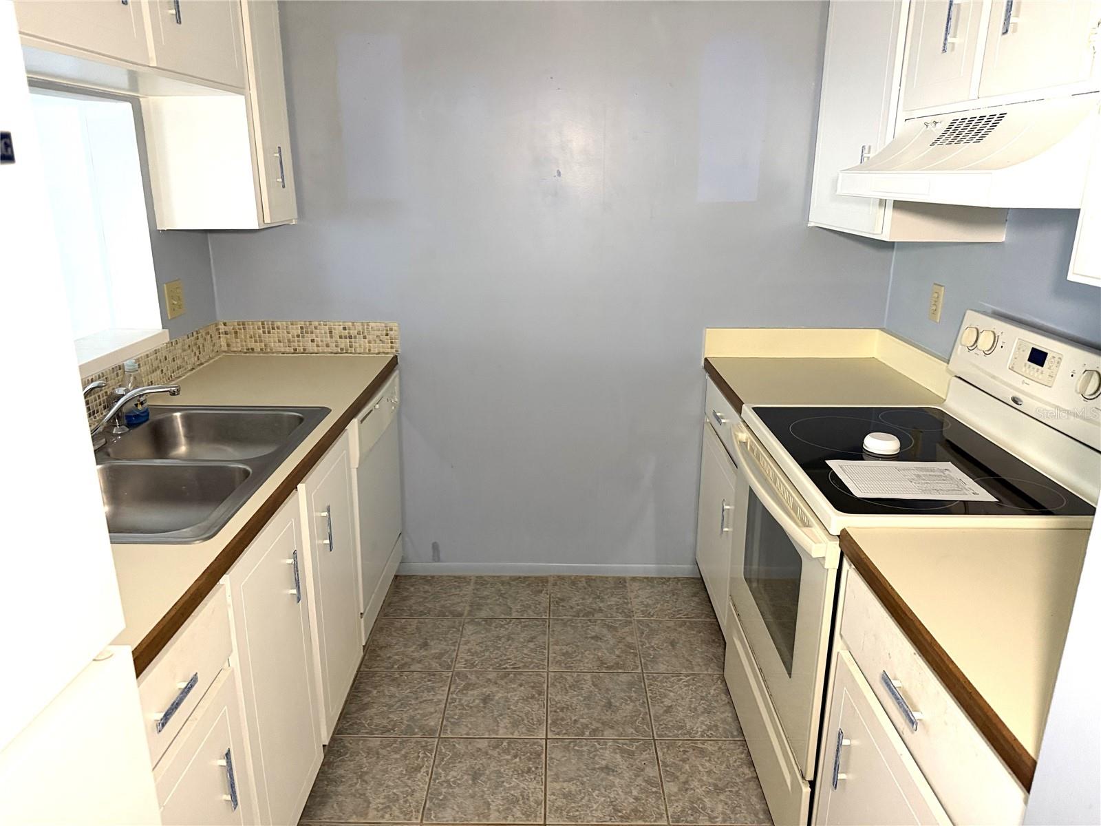 INDIGO WOODS EAST CONDO PH 01 - Residential