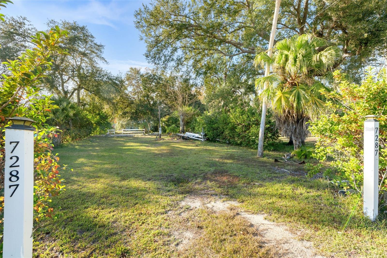 WEEKI WACHEE GARDENS - Land