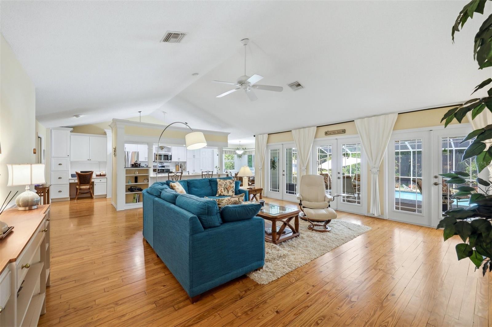 VENICE ACRES - Residential
