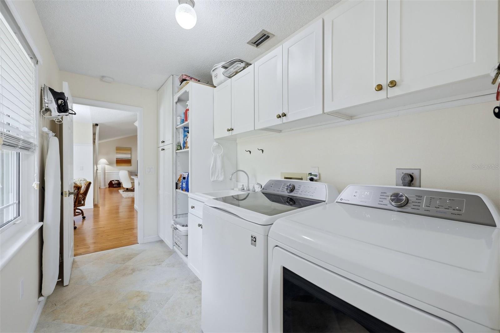 VENICE ACRES - Residential