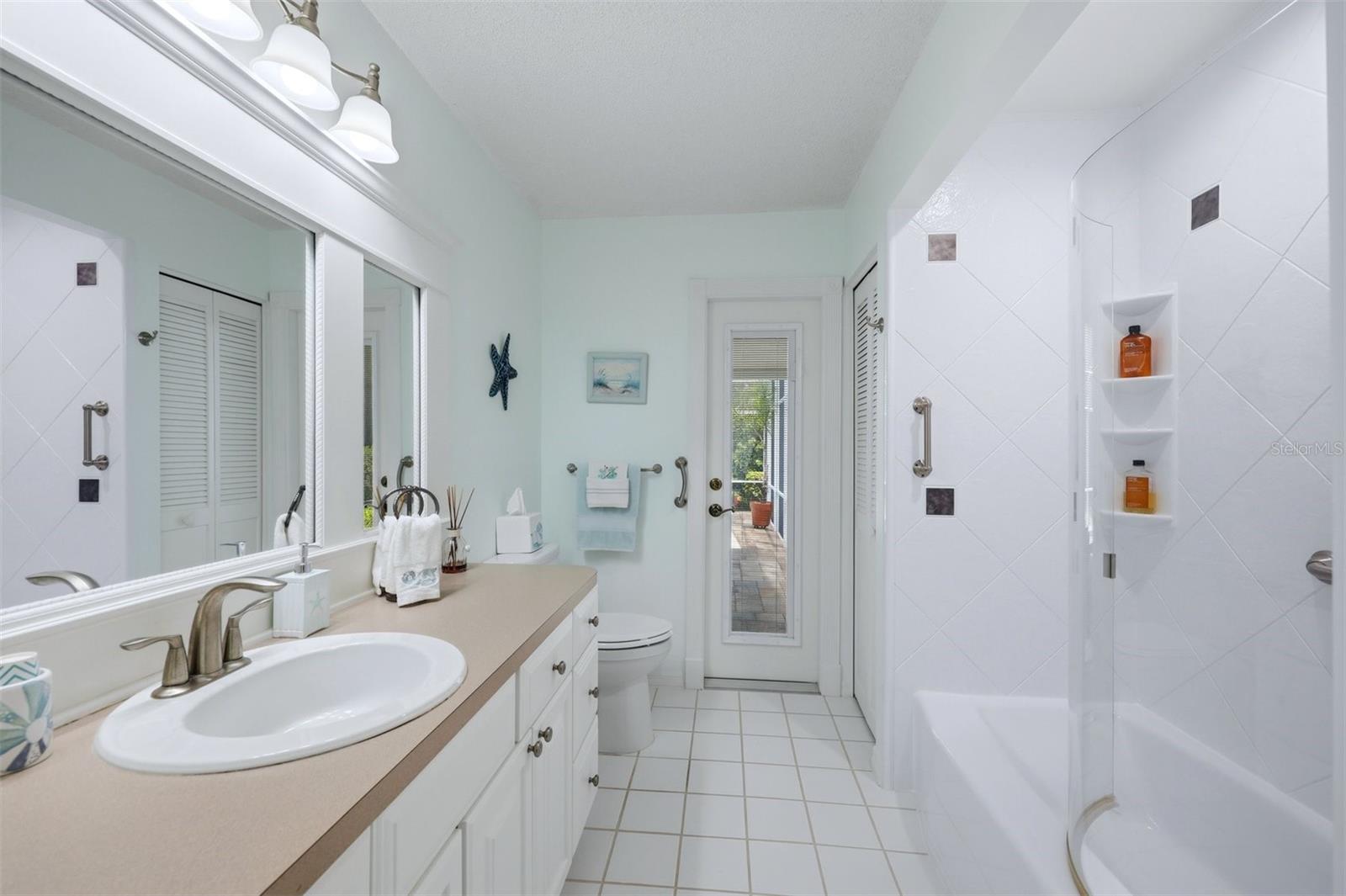 VENICE ACRES - Residential