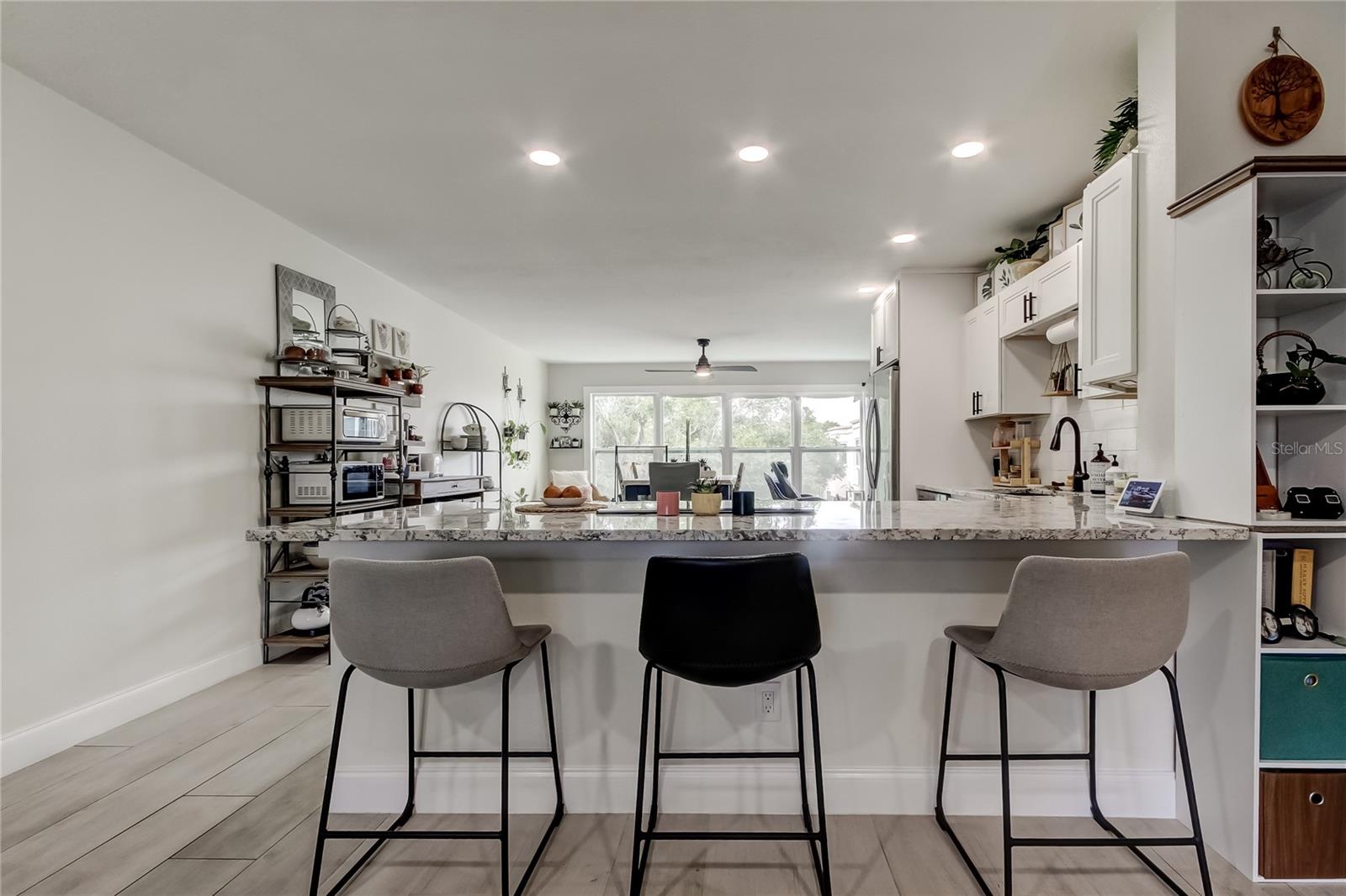 ON TOP OF THE WORLD - Residential