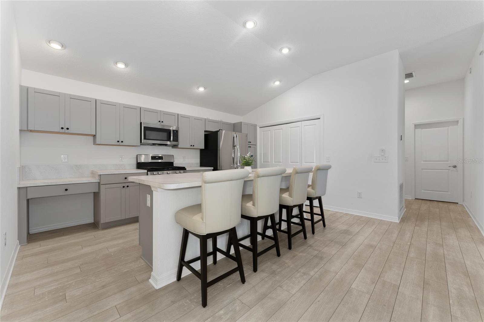 THE VILLAGES OF SOUTHERN OAKS - Residential