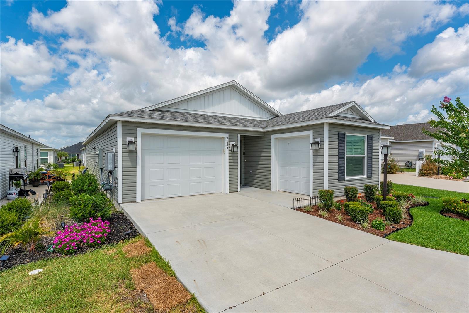 THE VILLAGES OF SOUTHERN OAKS - Residential