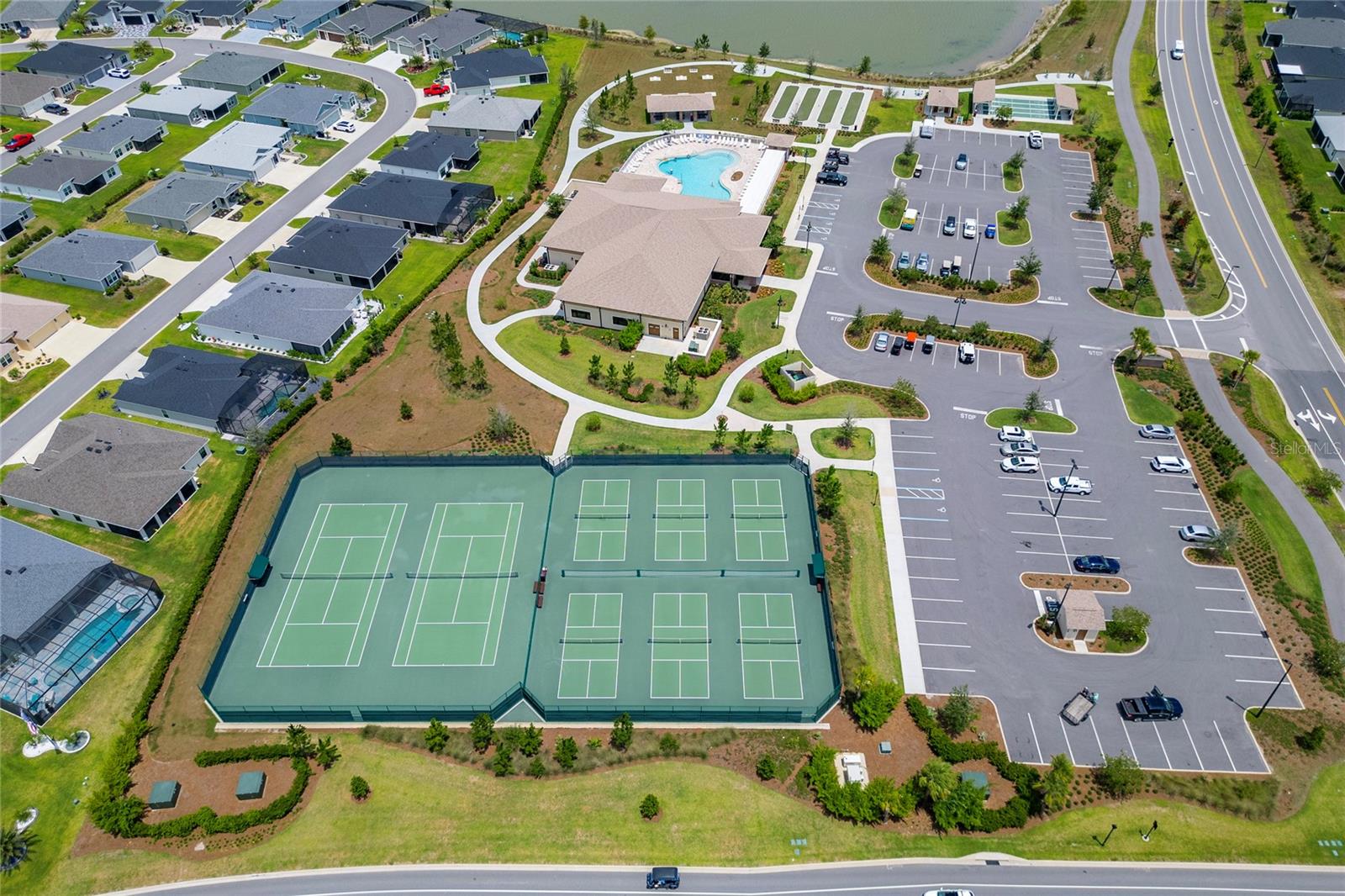 THE VILLAGES OF SOUTHERN OAKS - Residential