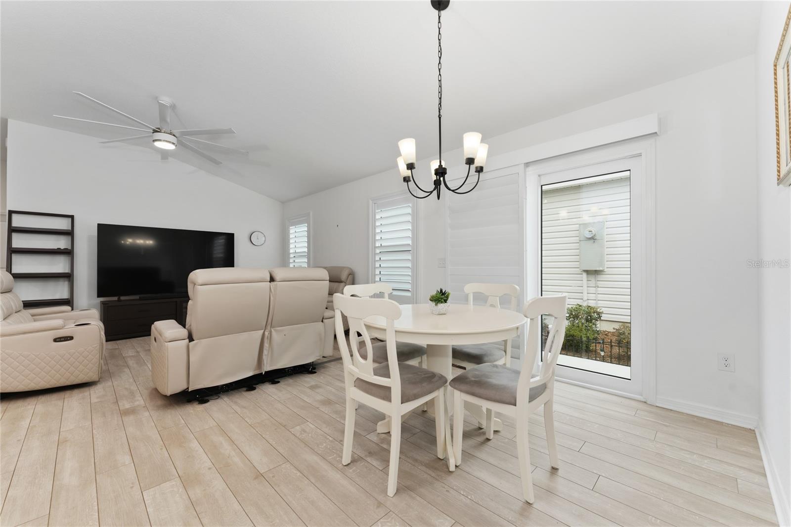 THE VILLAGES OF SOUTHERN OAKS - Residential