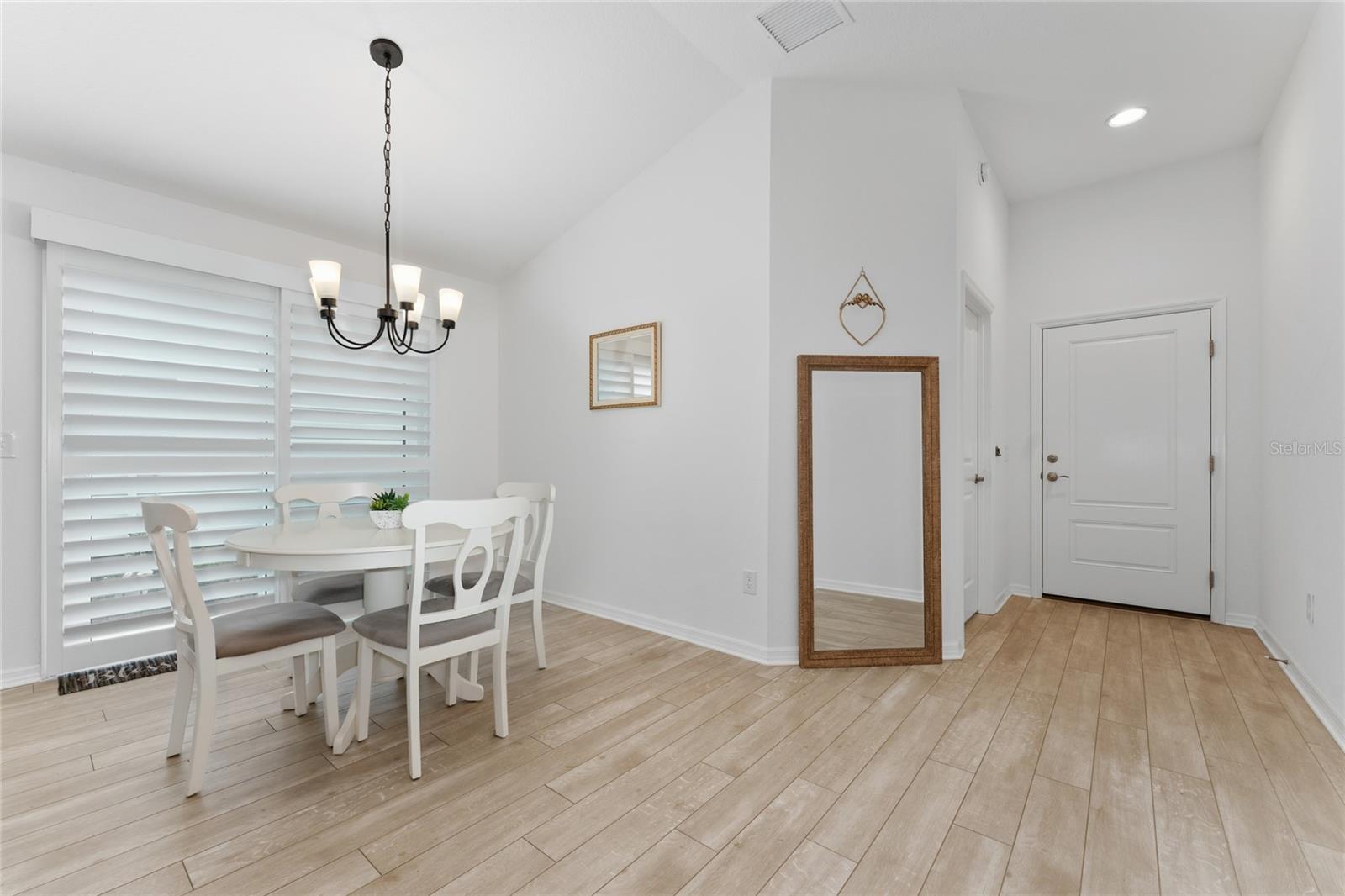 THE VILLAGES OF SOUTHERN OAKS - Residential