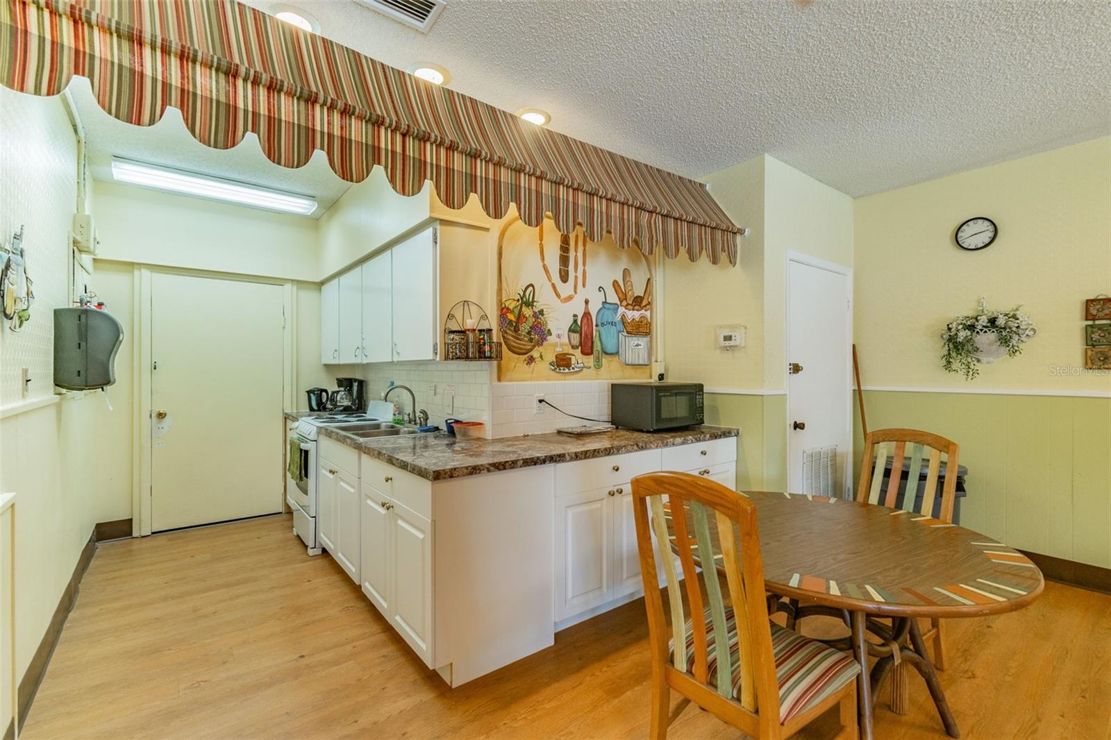 TRADEWINDS CONDO - Residential