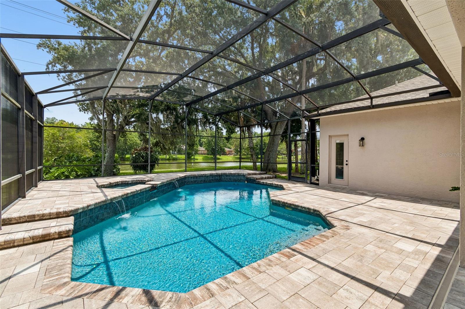 WINDING HOLLOW - Residential