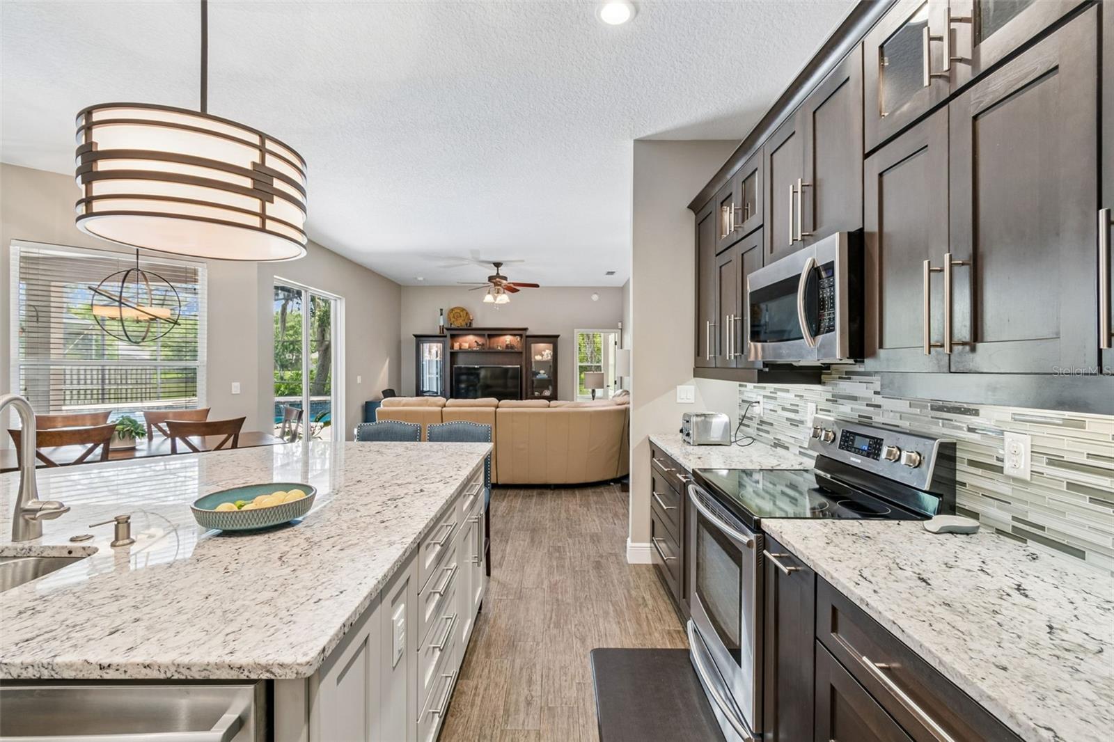 WINDING HOLLOW - Residential