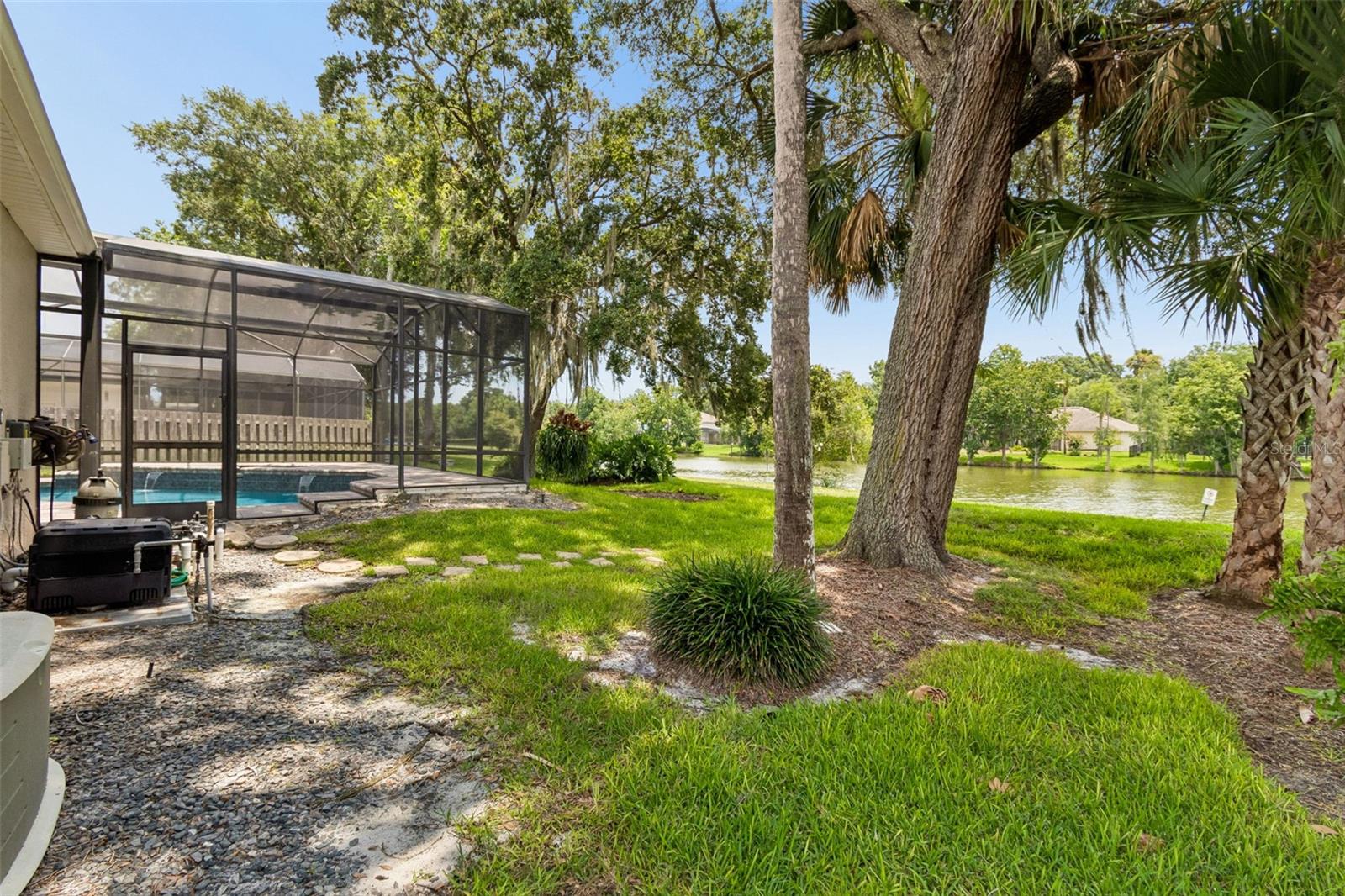 WINDING HOLLOW - Residential